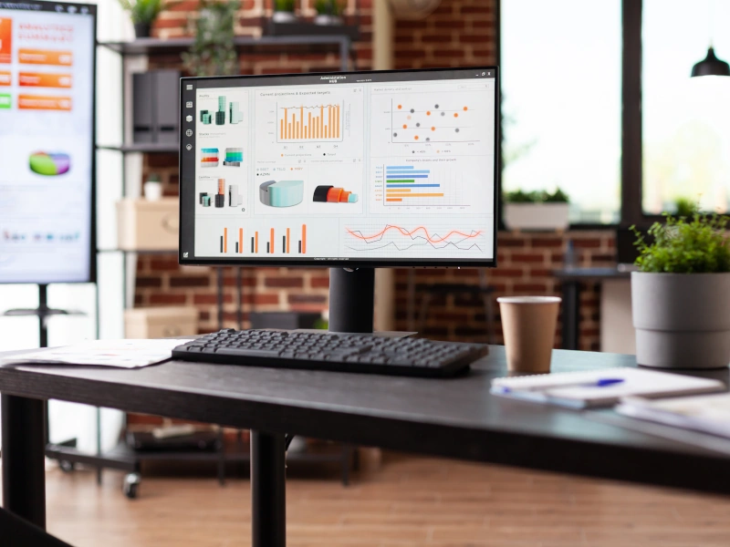 Leeg kantoor met scherm